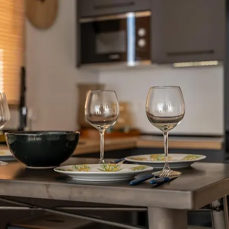 Beachfront Parking Сомо