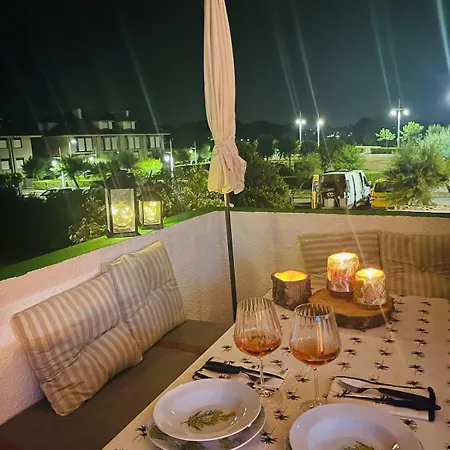 Апартаменты Beachfront Parking